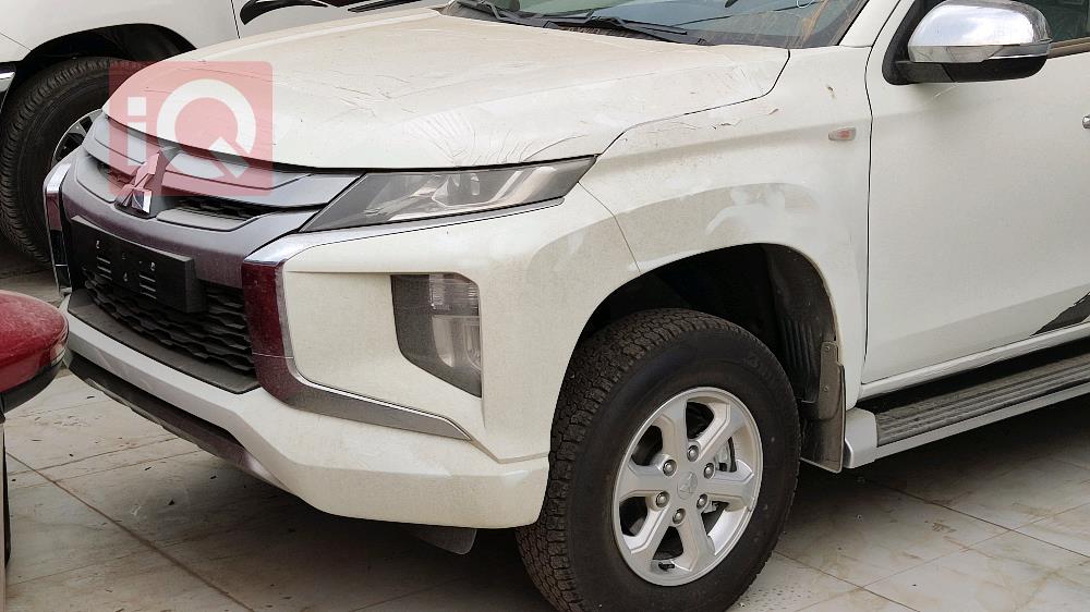 میتسوبیشی L200